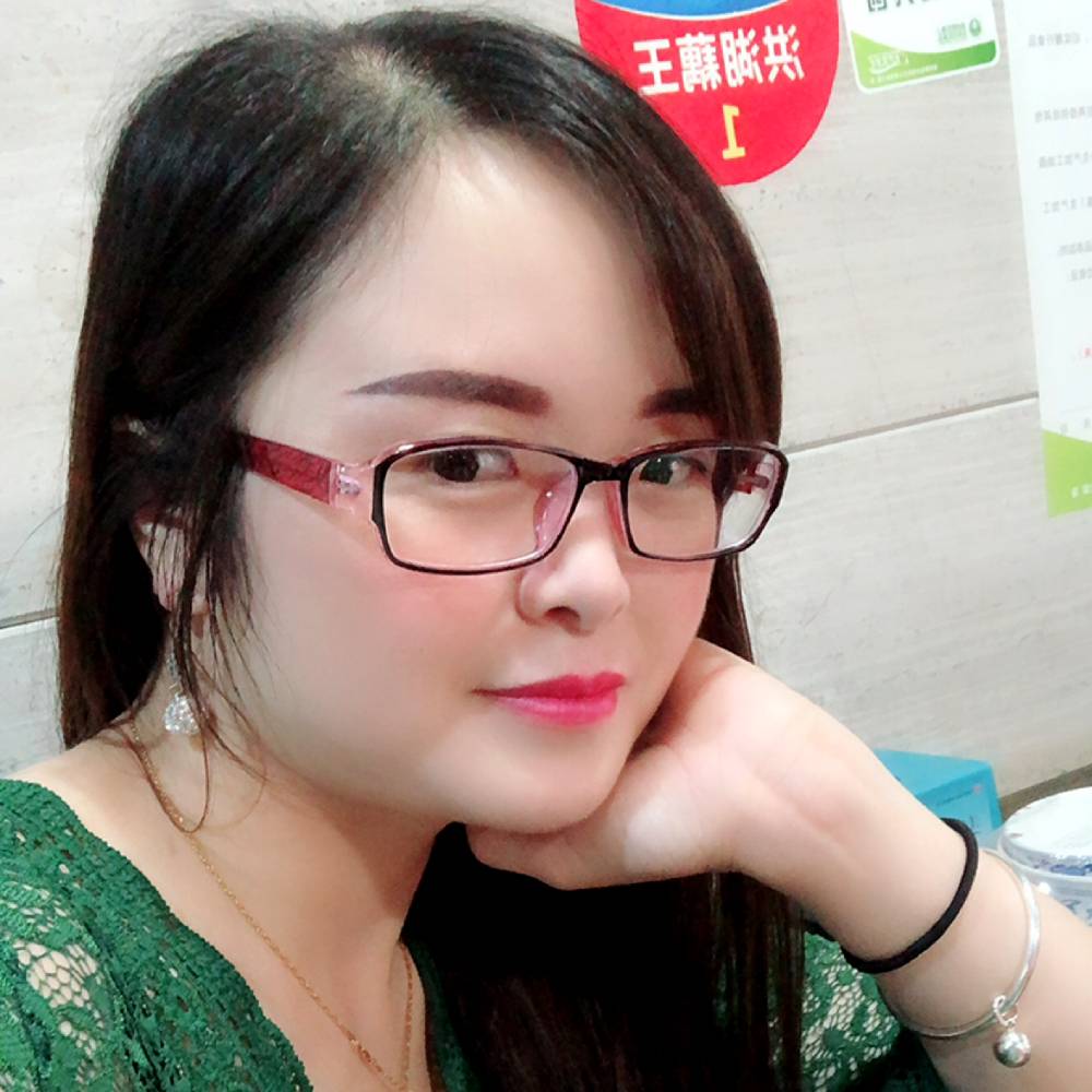 百合蹙眉懵懂的照片