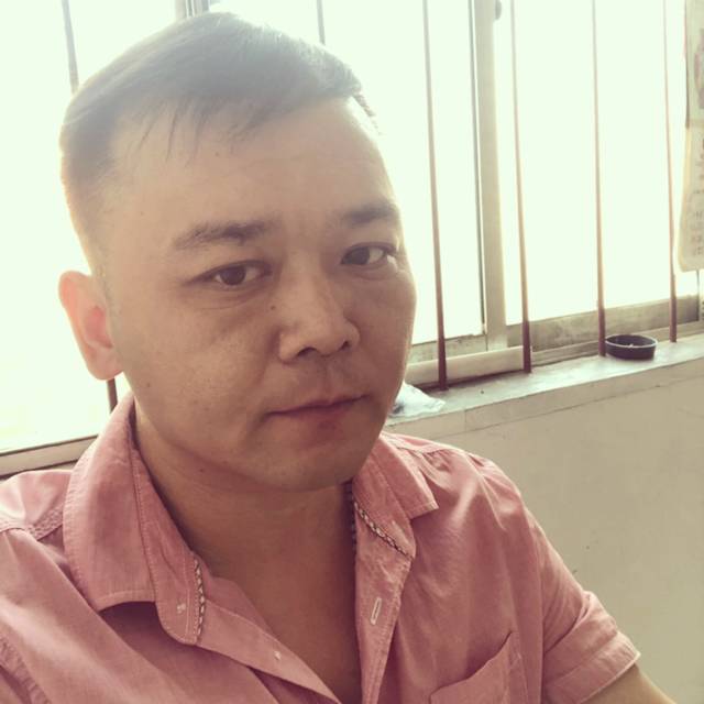 小蘑菇倾心帅气的照片
