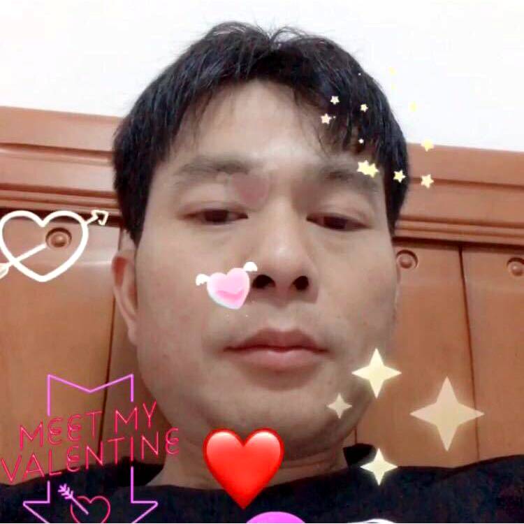 泪雨迎眯眯眼的照片