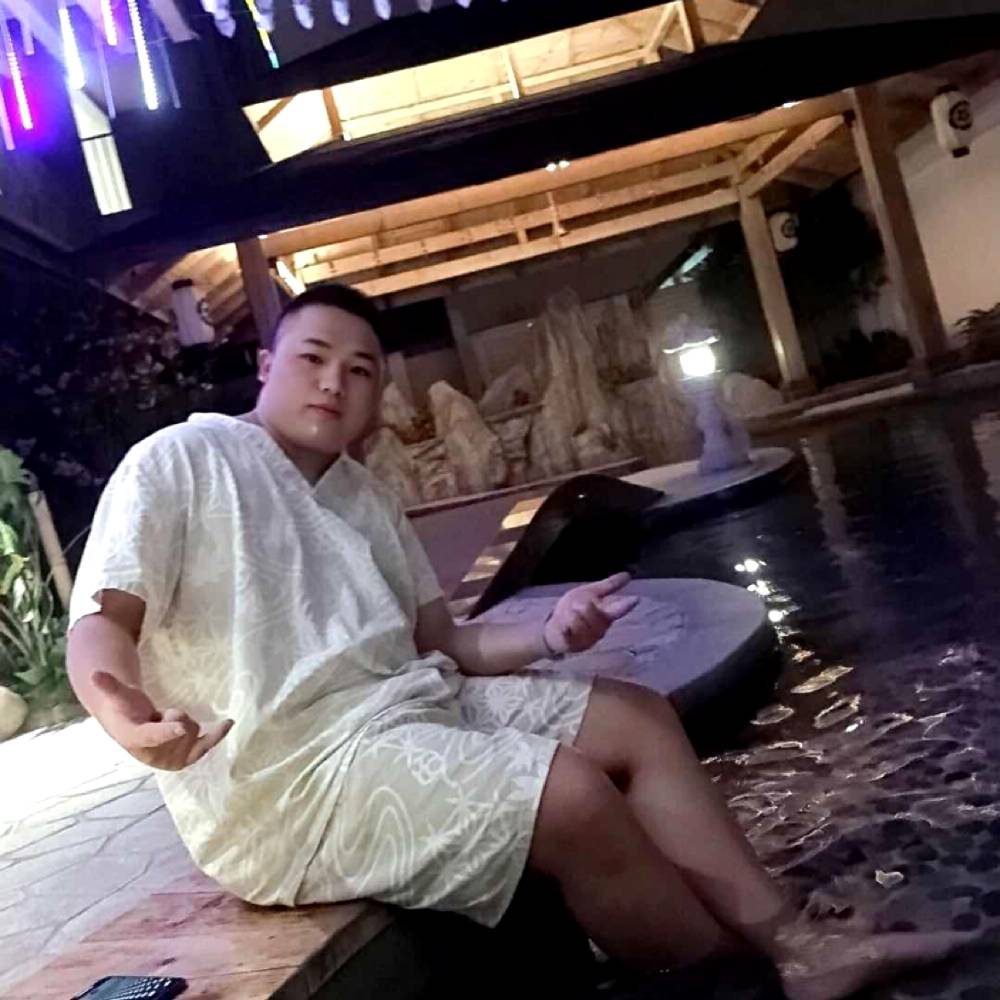 大白陶醉的照片