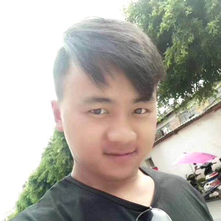 坦率倾心大山的照片