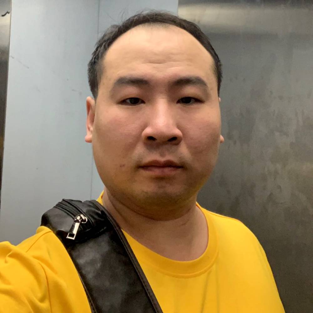 红牛独寂的照片