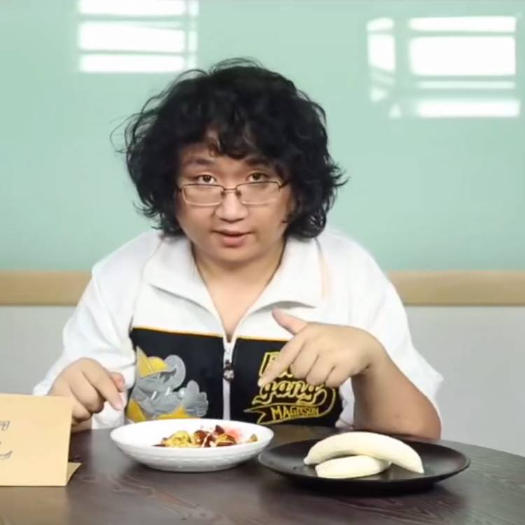 芹菜炖乌鸦的照片