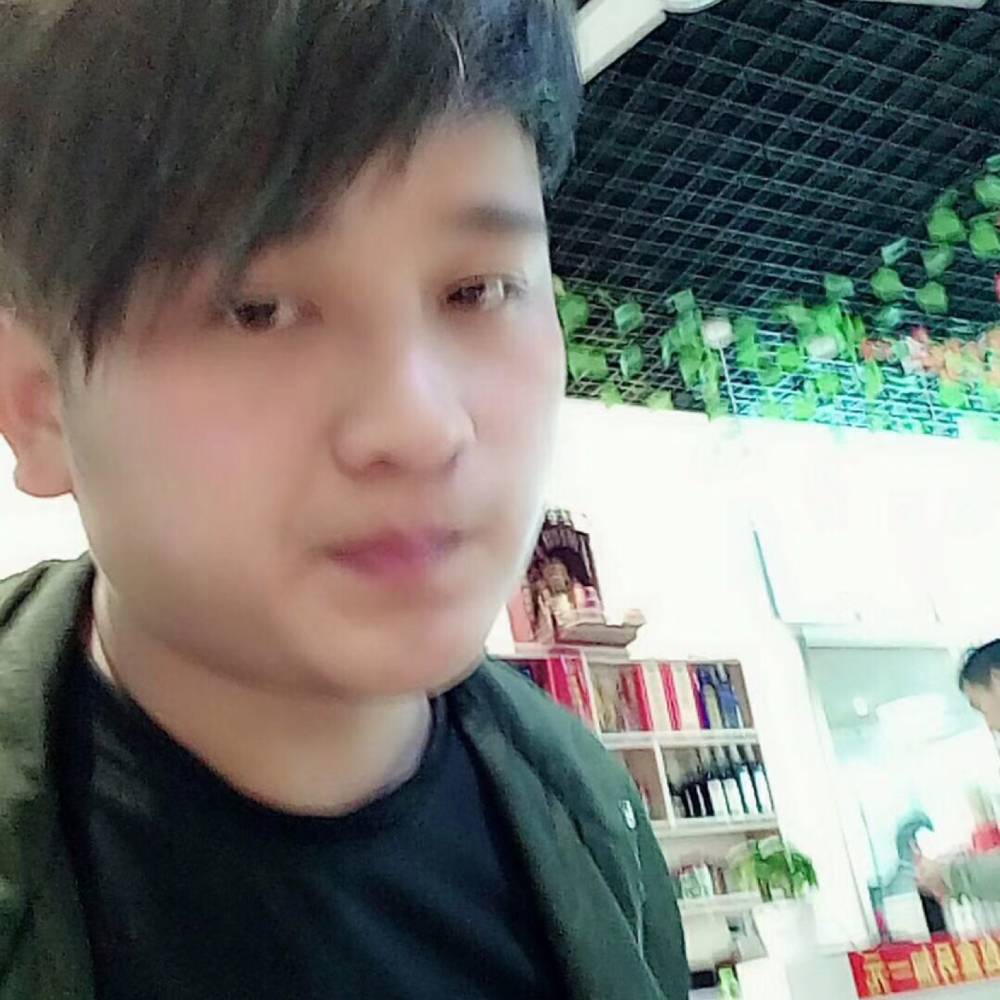 体贴闻尘宵的照片