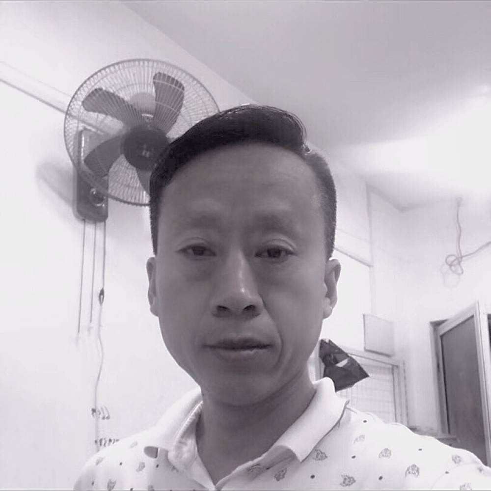 小松鼠冷艳的照片