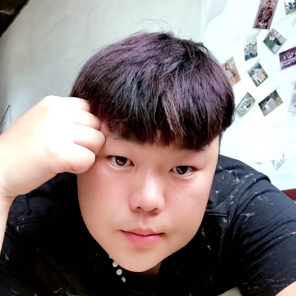 小兄弟**的照片