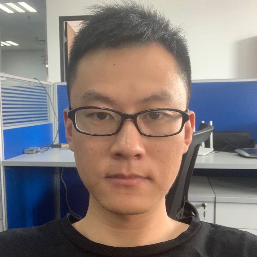 松鼠跪鱼的照片