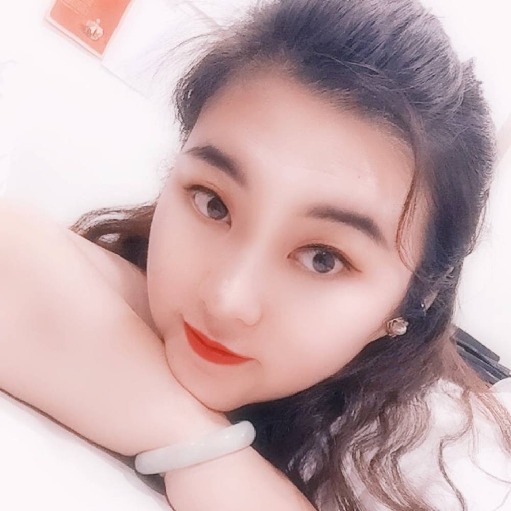 大胖妞温馨的照片