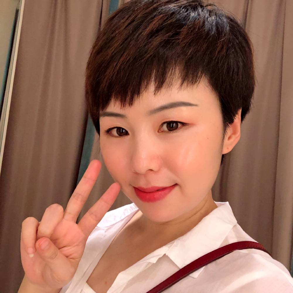 九尾白狐的照片