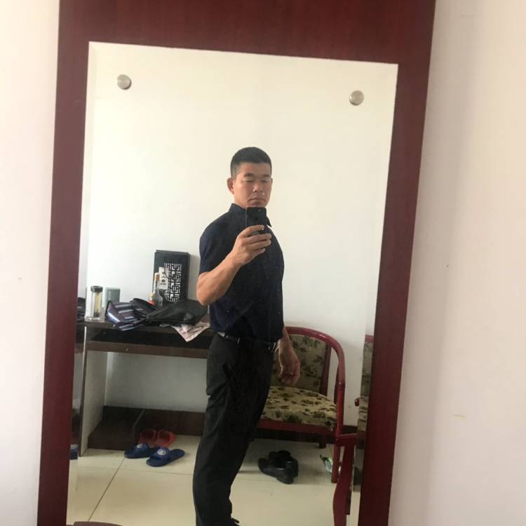 隐形浅吻暖阳的照片