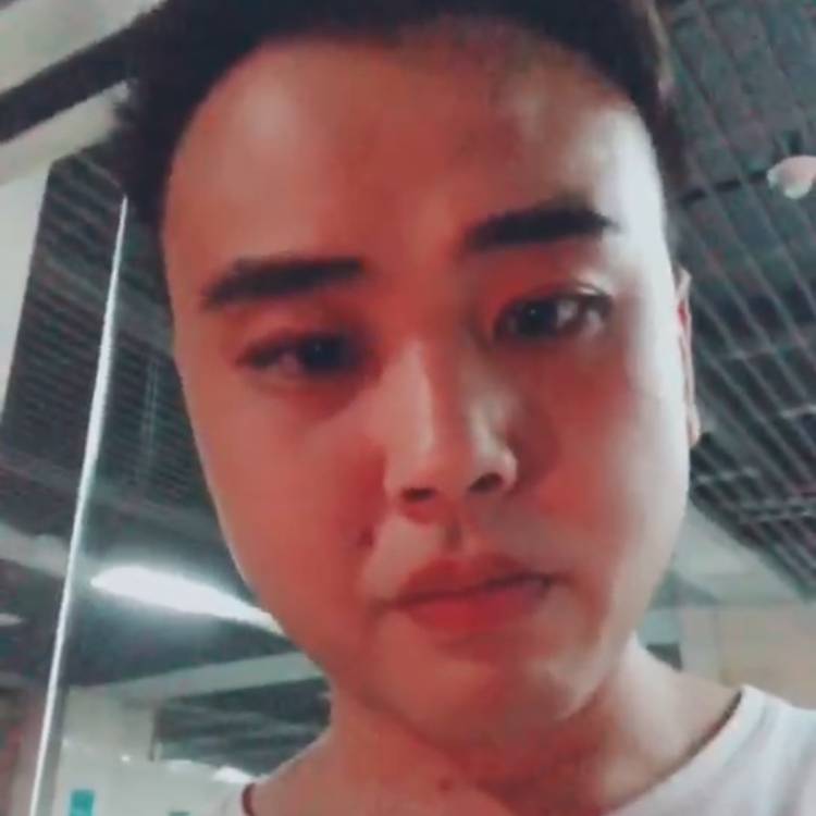 缱绻凝眸绚烂的照片