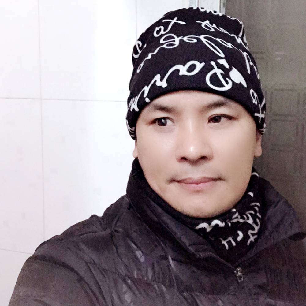 默默红酒的照片