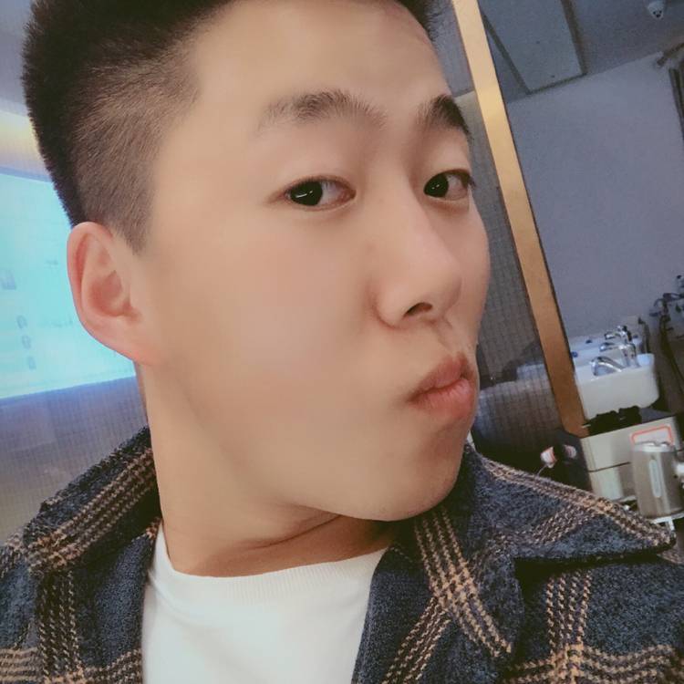 冰淇淋蹙眉粗犷的照片