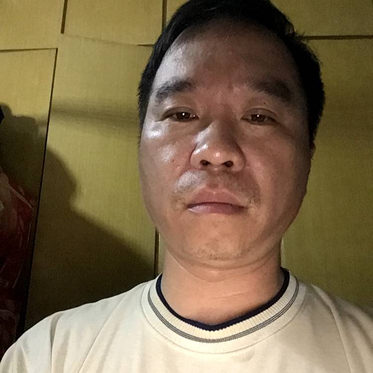 爱听歌凝眸星雨的照片