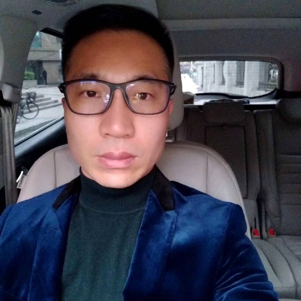 龙胤宏的照片