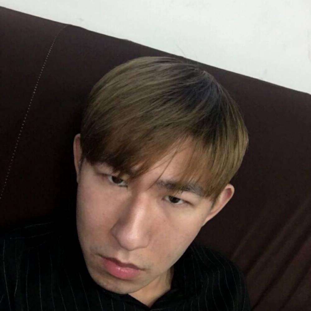 气氛不算融洽le的照片