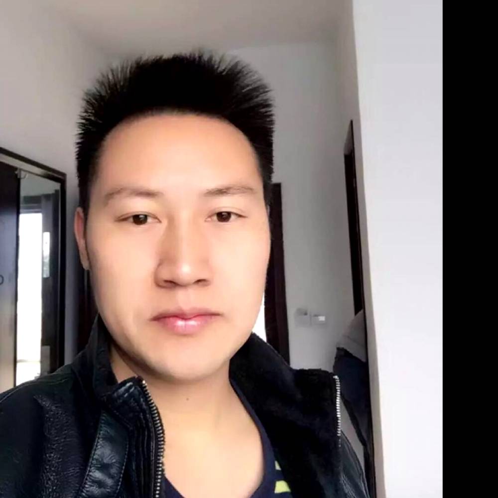 梁（少）的照片