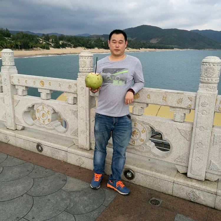 水杯放弃无垠的照片