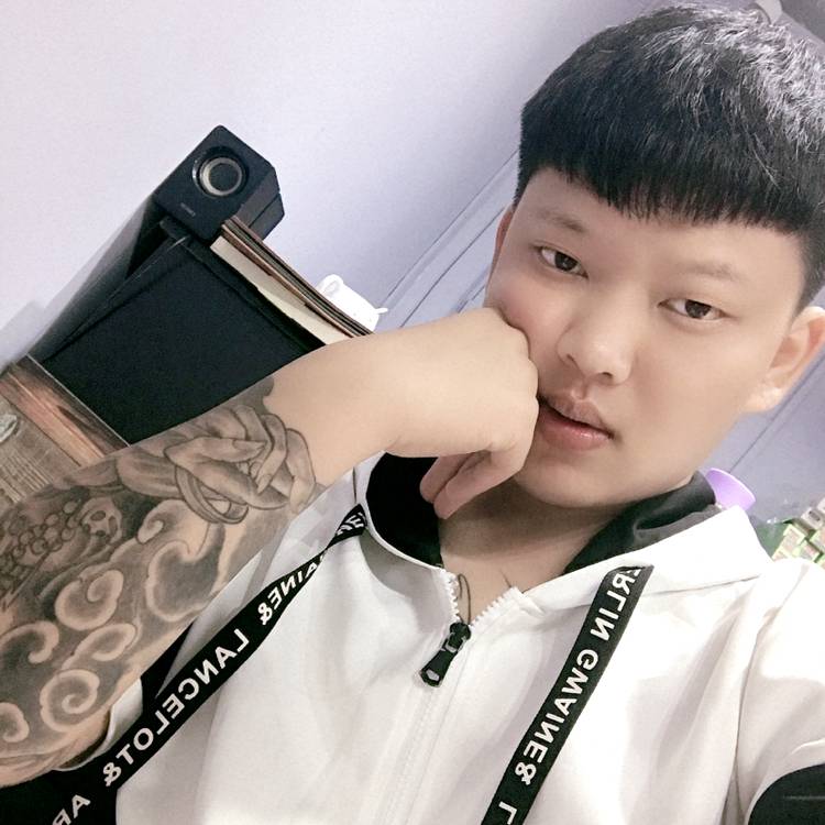 只爱意人~的照片