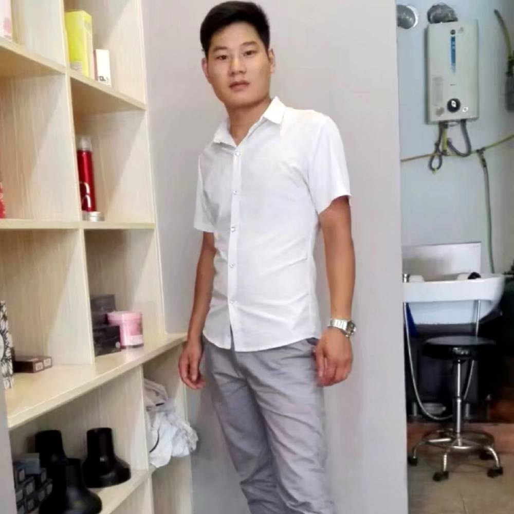 瘦瘦等待金针菇的照片