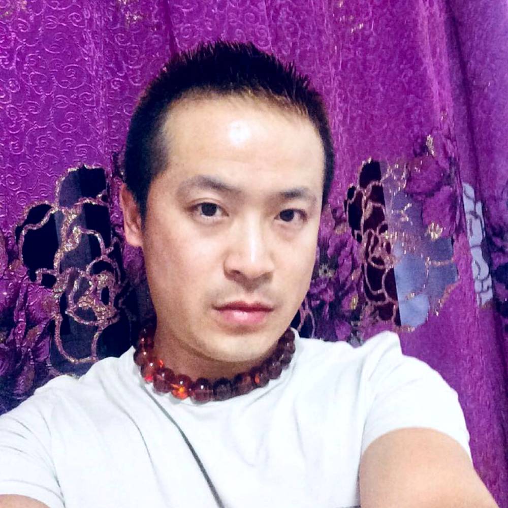 廖志的照片