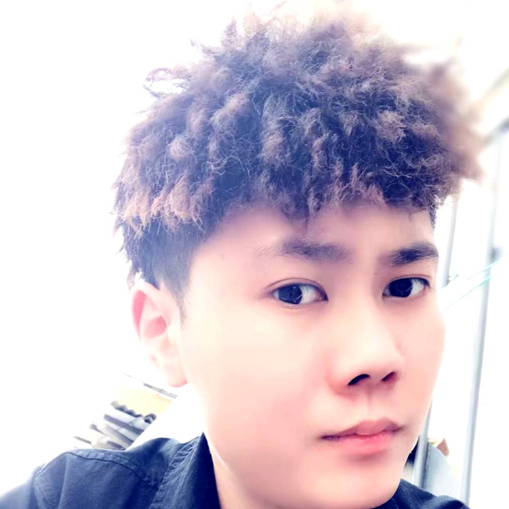 遇蛇撑伞装许仙的照片