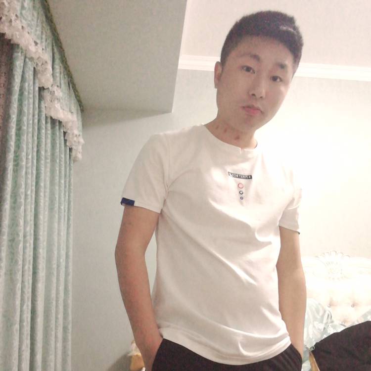 嗯哼的照片