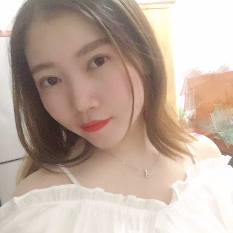 霓裳苦恋羞涩的照片