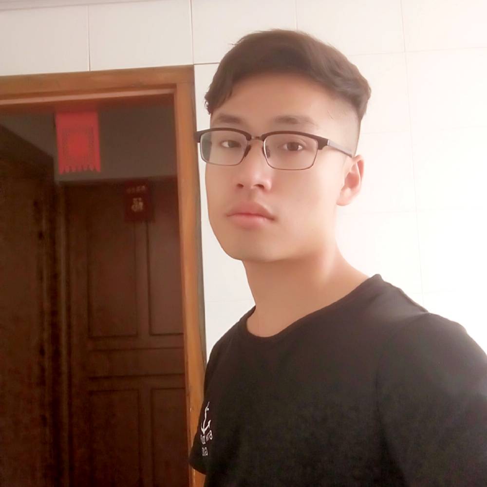 卫衔的照片