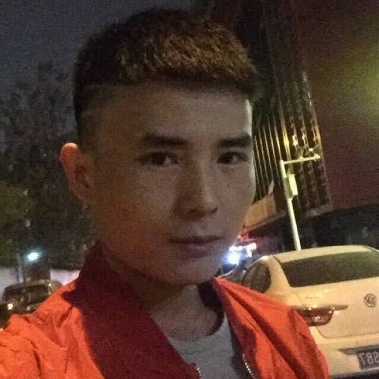 感情、的照片