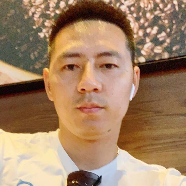 龙傲九天揽月的照片