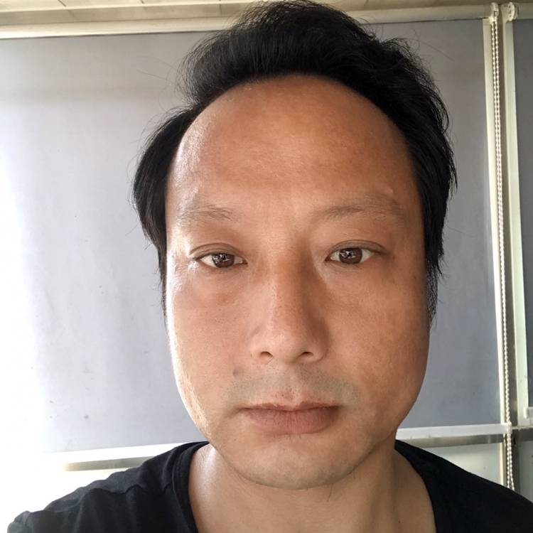 金俊相的照片