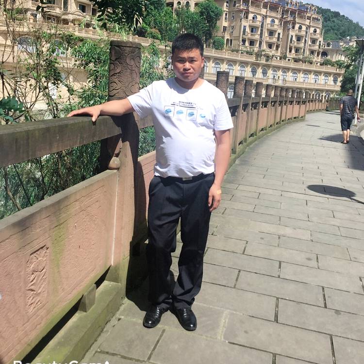 贵警小伟伟的照片