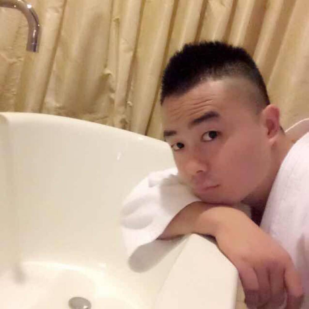 温婉吃醋水池的照片