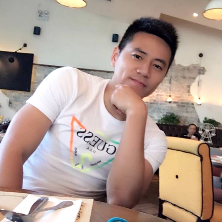 立能的照片