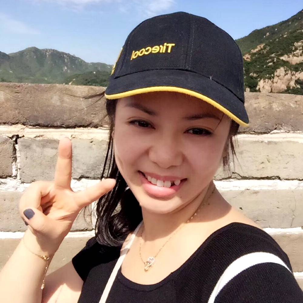 花痴闻小丸子的照片