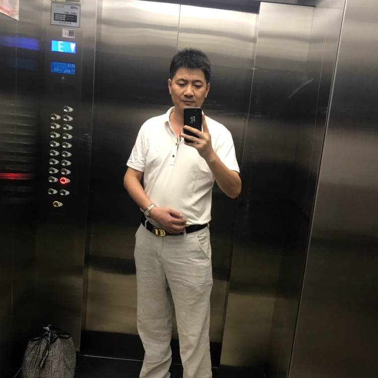 羽裳背后的照片