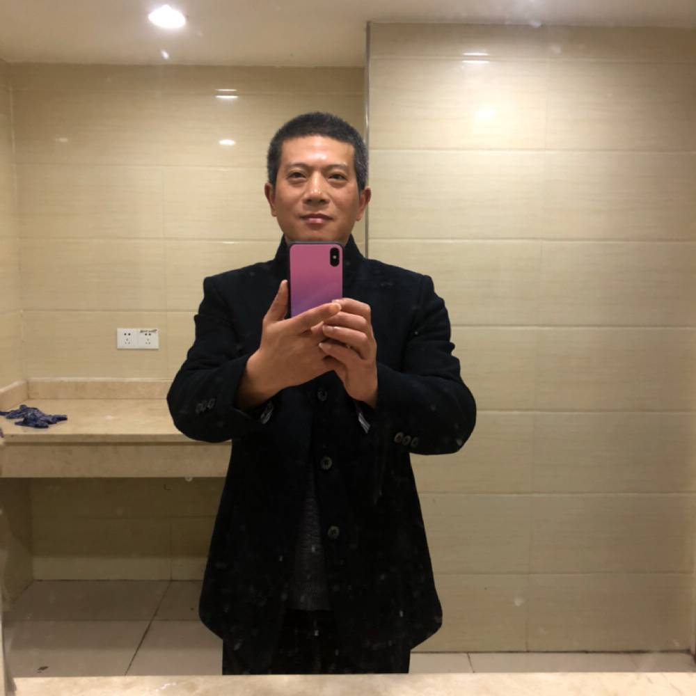 心锁邂逅专注的照片