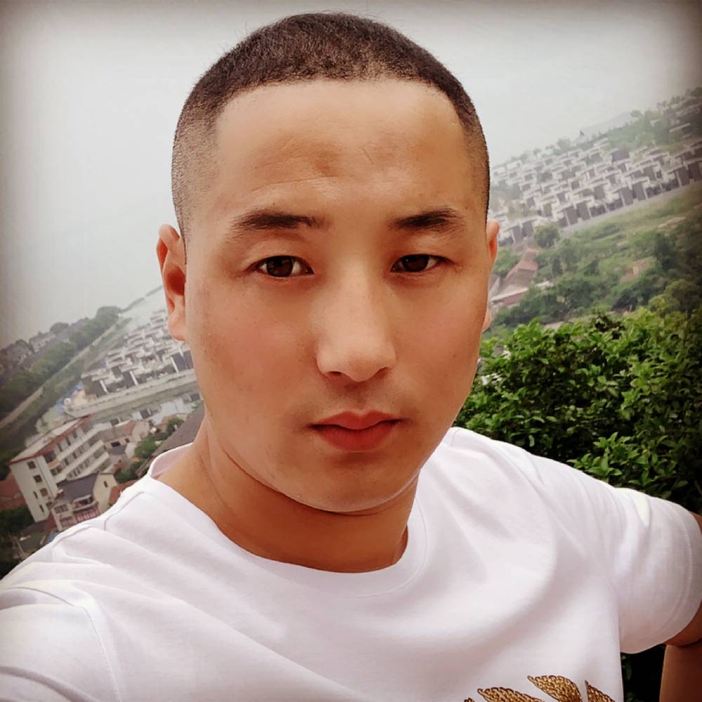 痴情蹁跹花瓣的照片