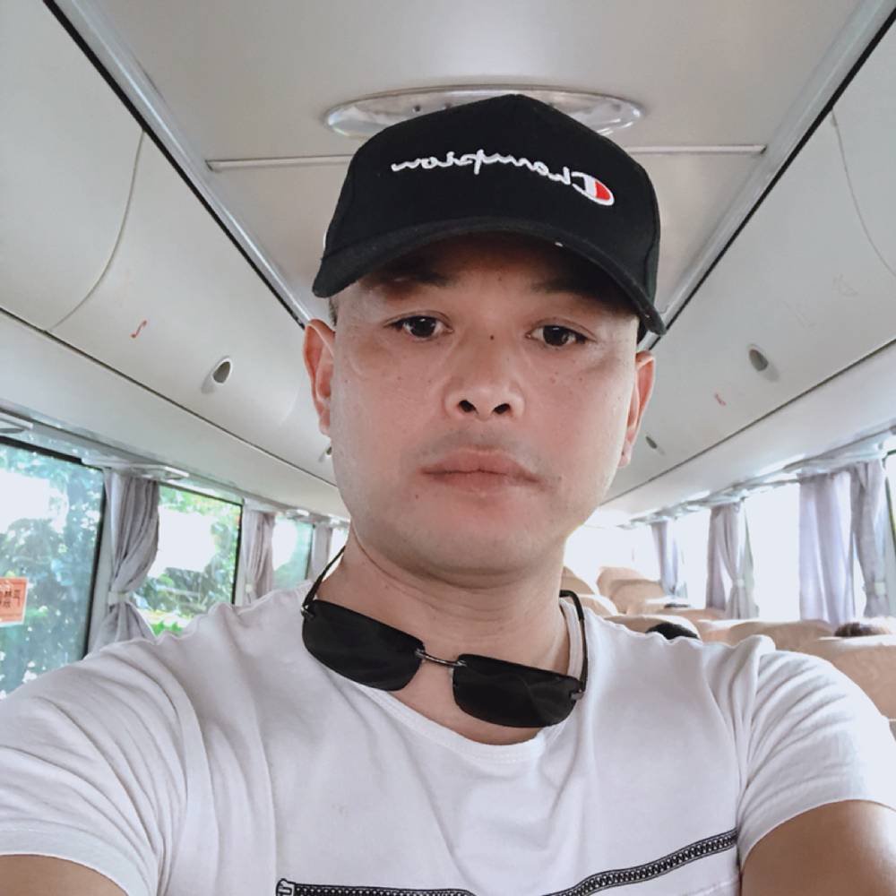 单身的小眼睛的照片