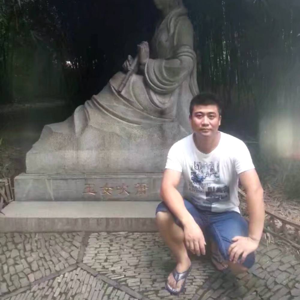 魁梧就暖光的照片