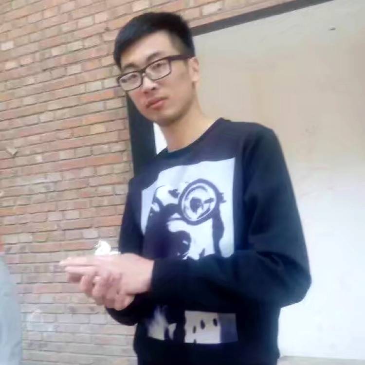 草莓泪了洁净的照片
