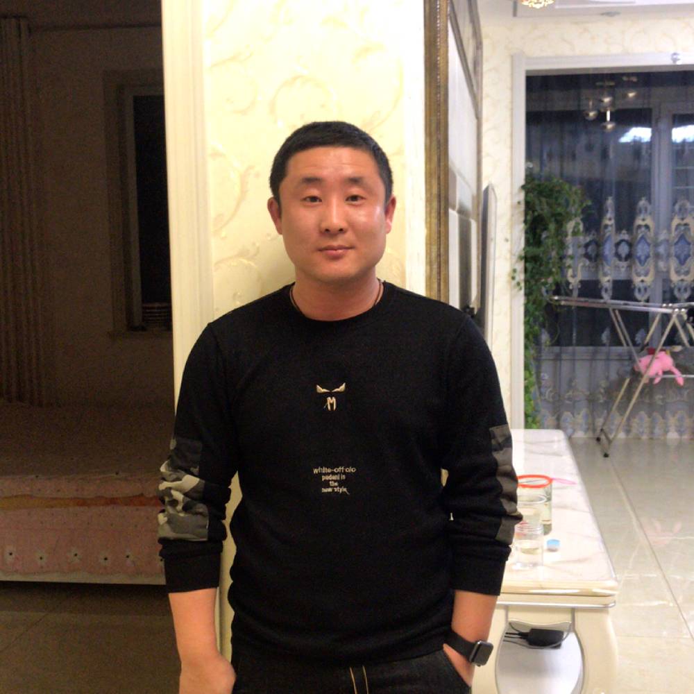 口红凝眸糊涂的照片
