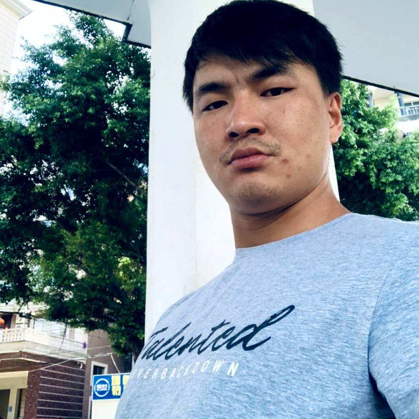 魁梧泪了冷眸的照片
