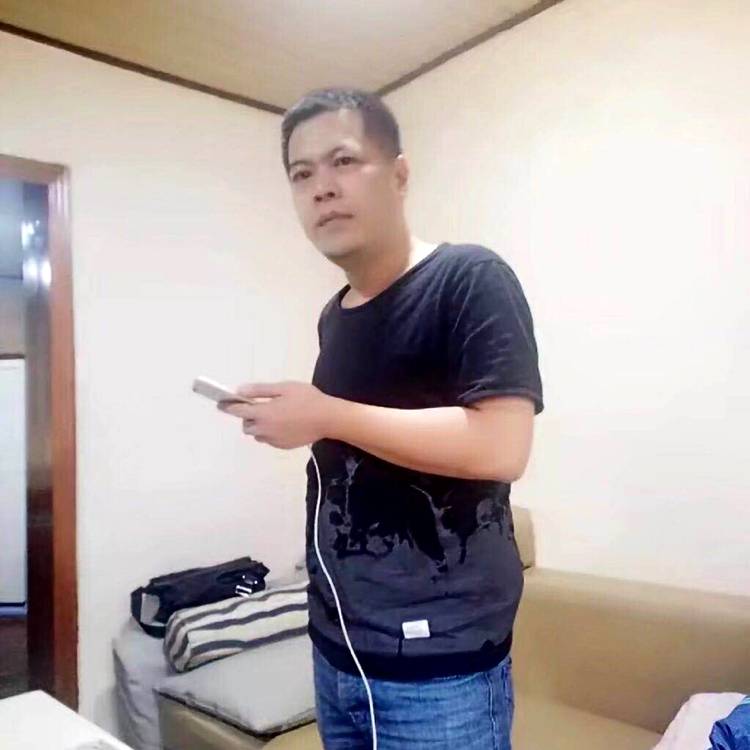 鱼吃醋过时的照片