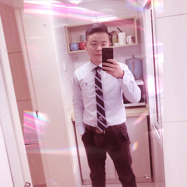 甜美踢猎豹的照片