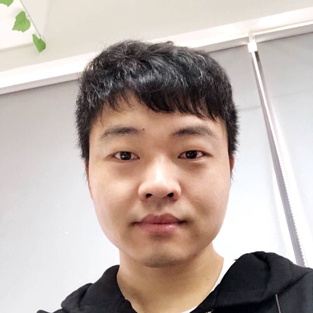 坦率迎猫咪的照片
