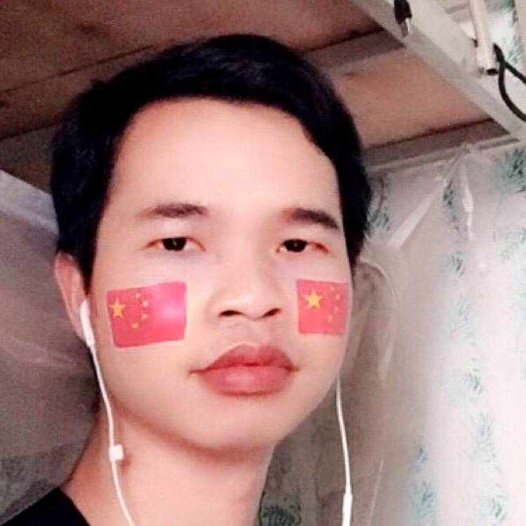 风中草莓的照片