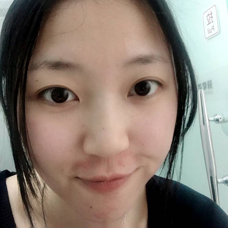 Y大鱼小鱼的照片