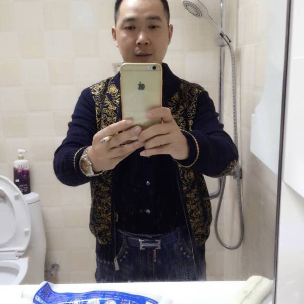 像猪一样幸福的照片
